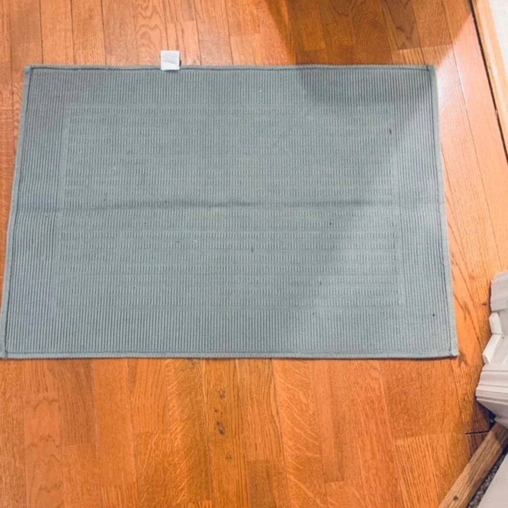 Threshold Gray Woven Cotton Bath Mat EUC